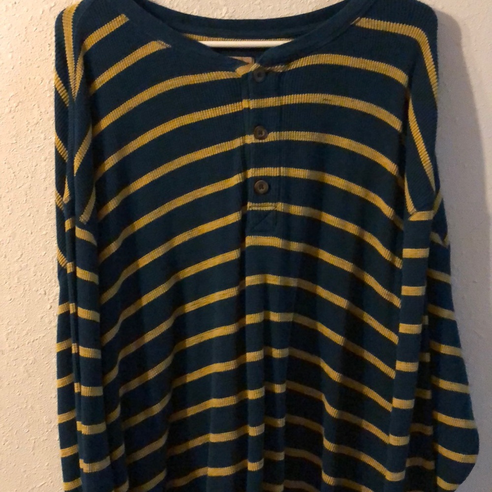 Men’s waffle button collar shirt long sleeve